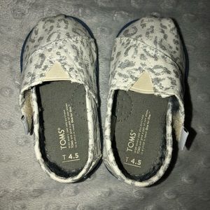 Toms toddler shoes - size 4.5